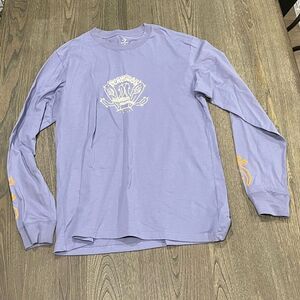 NWOT Converse Mens Long Sleeve Crew Neck T-Shirt Periwinkle Lizard Graphic M